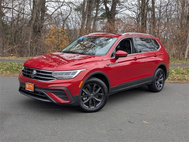 2024 Volkswagen Tiguan SE's photo