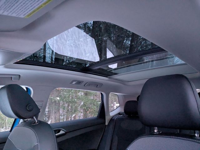 2025 Volkswagen Taos SE Black - Photo 14