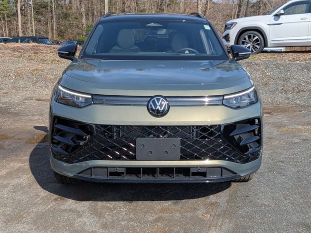 New 2026 Volkswagen Tiguan 2.0T SE R-Line Black SUV