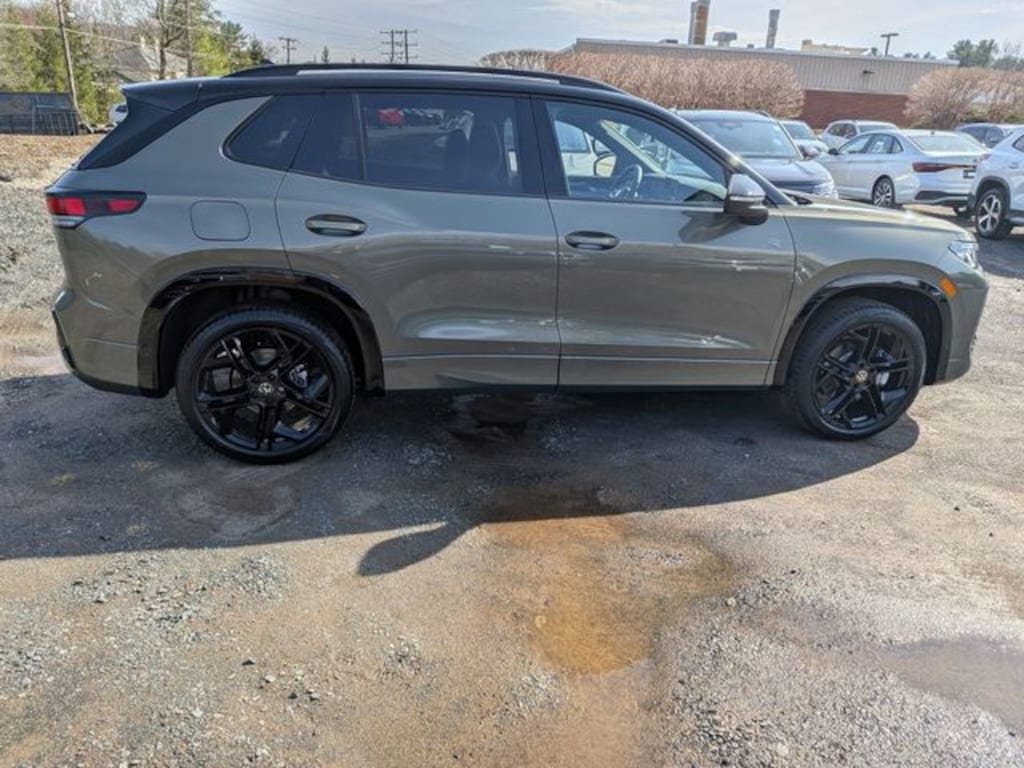 New 2026 Volkswagen Tiguan 2.0T SE R-Line Black SUV