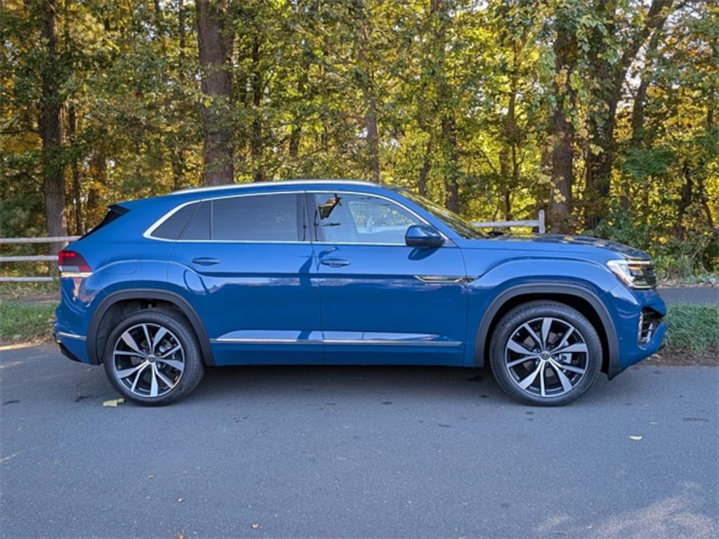 New 2026 Volkswagen Atlas Cross Sport 2.0T SEL Premium R-Line SUV