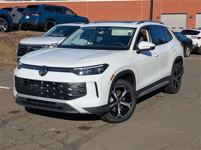 2026 Volkswagen Tiguan SE's photo