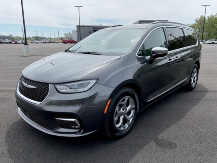 2022 Chrysler Pacifica Limited Wagon