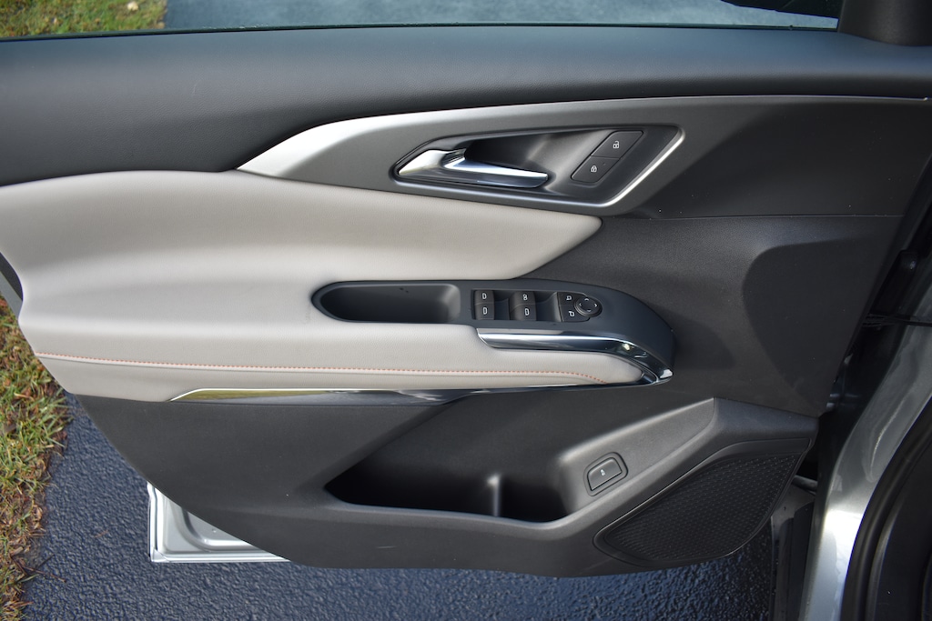 New 2026 Chevrolet Traverse LT SUV