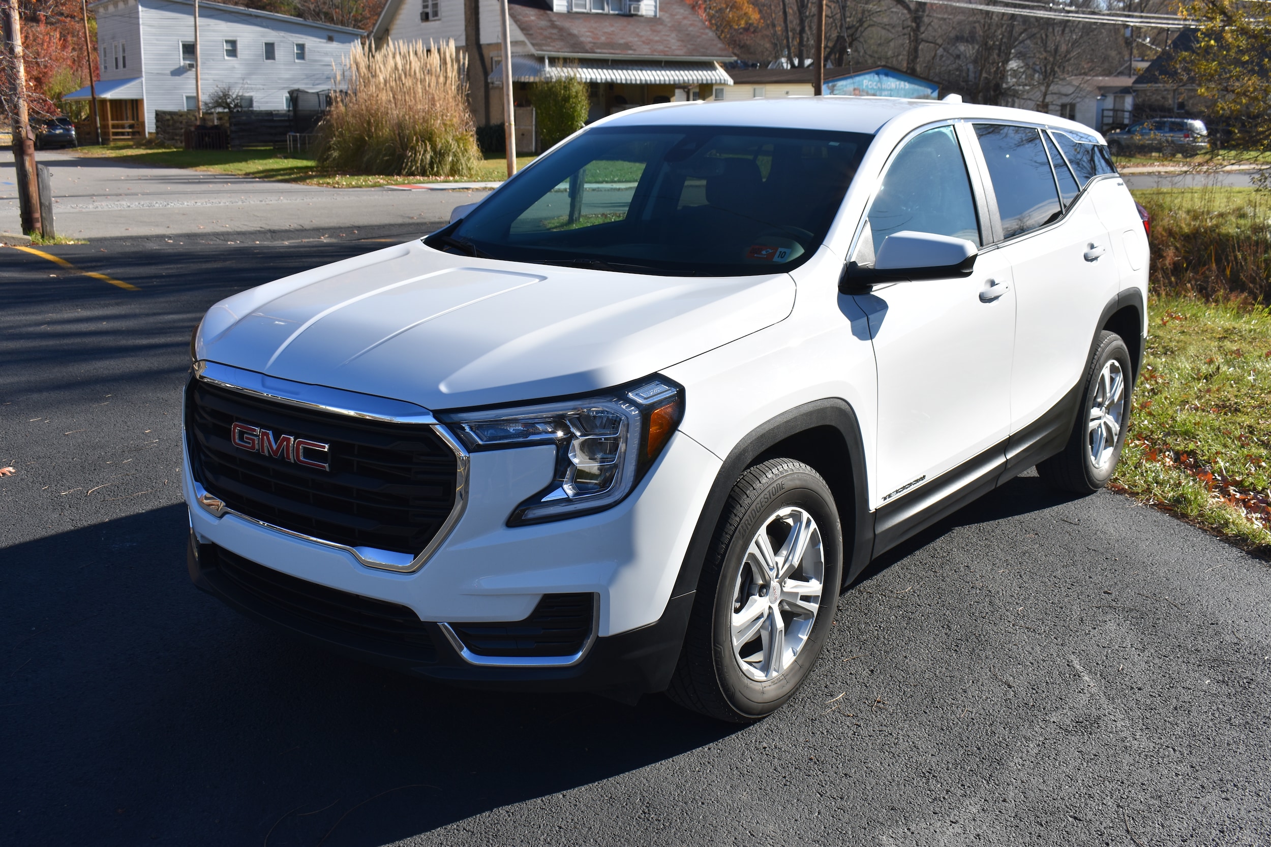 2024 GMC Terrain SLE's photo