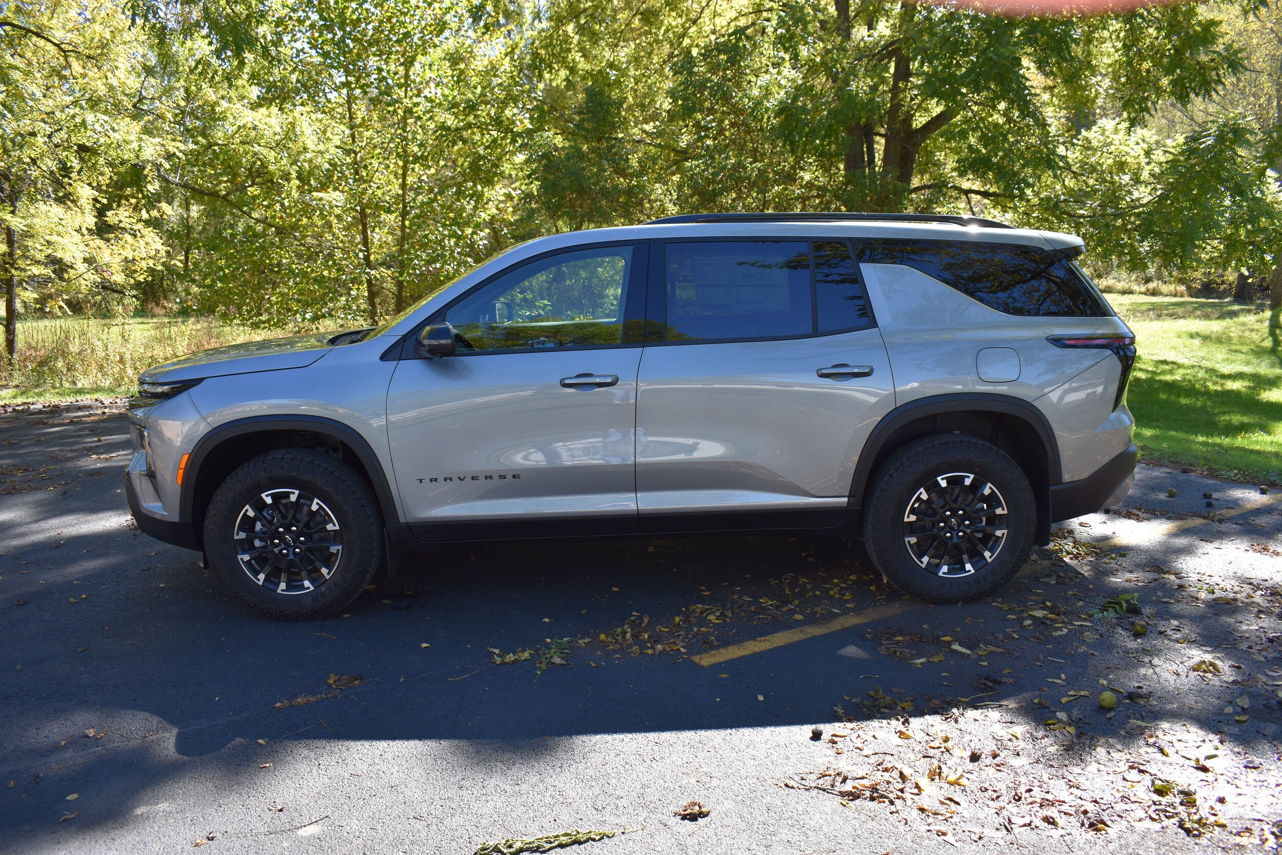 2026 Chevrolet Traverse Z71 photo 2