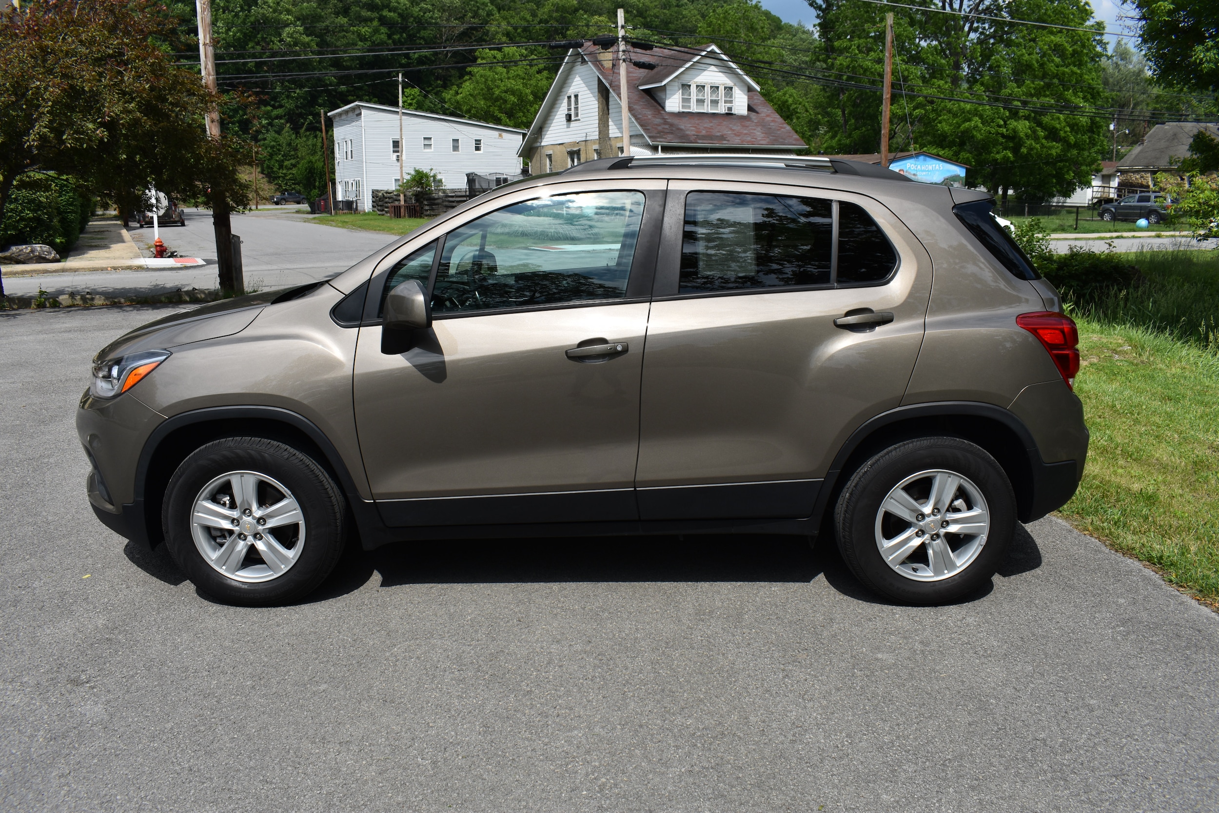 Used 2022 Chevrolet Trax LT with VIN KL7CJPSM3NB521645 for sale in Marlinton, WV