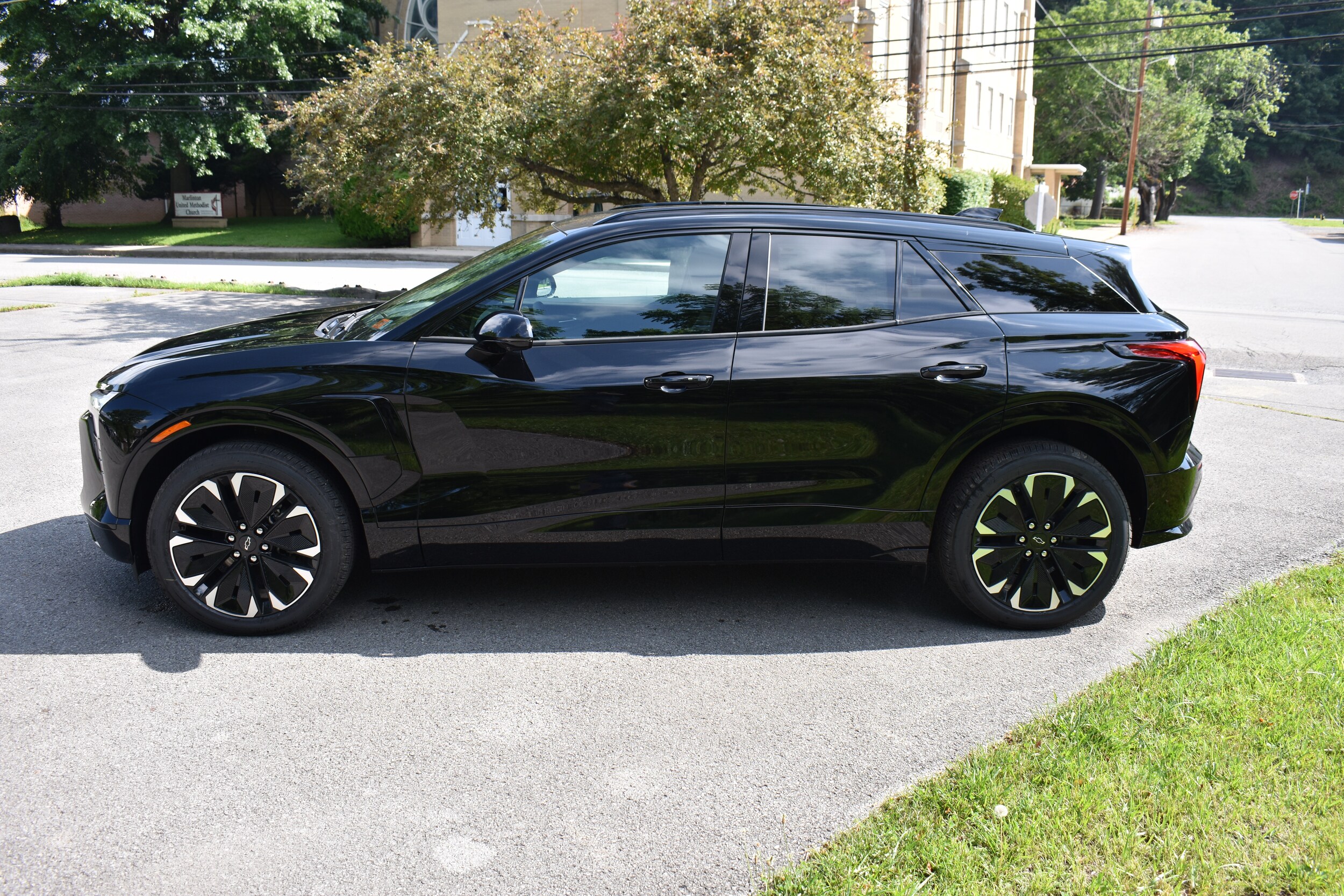 2025 Chevrolet Blazer EV RS photo 2