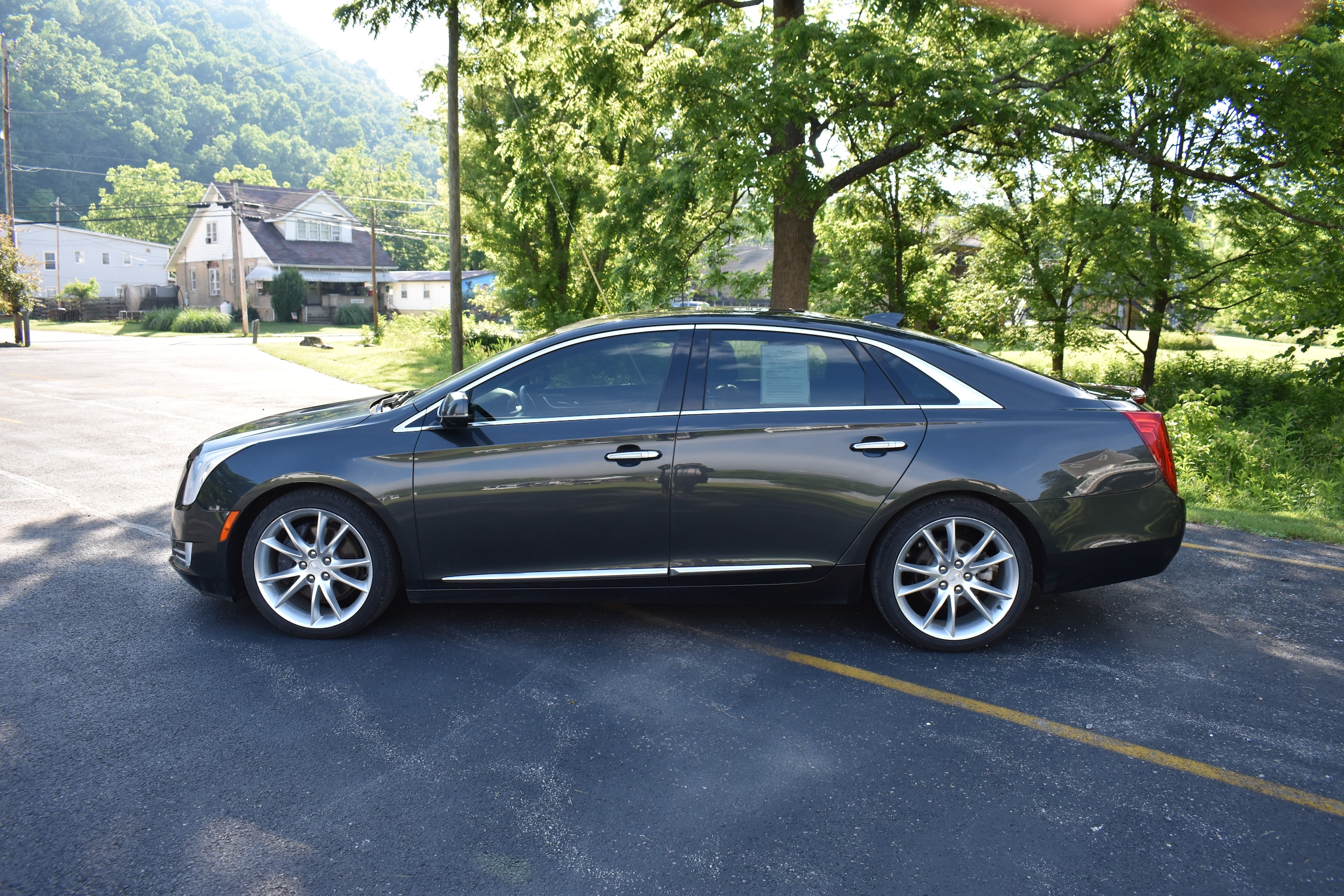 Used 2016 Cadillac XTS Premium Collection with VIN 2G61R5S3XG9103945 for sale in Marlinton, WV