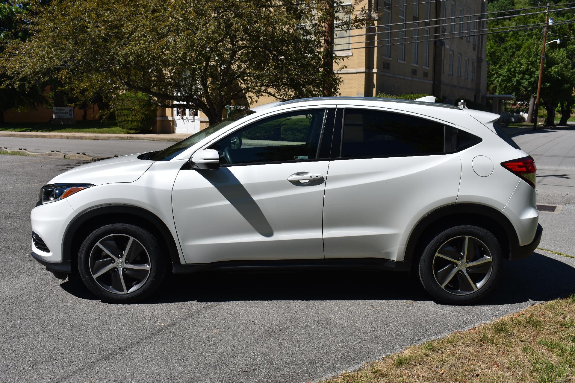 Used 2021 Honda HR-V EX with VIN 3CZRU6H5XMM702614 for sale in Marlinton, WV