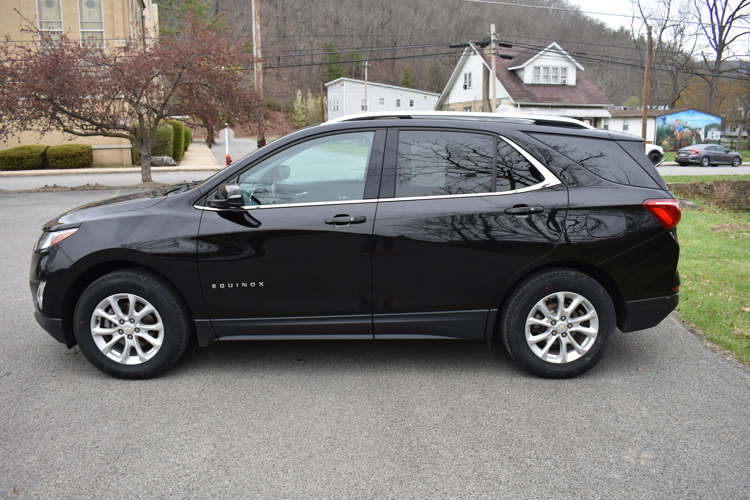 Used 2018 Chevrolet Equinox LT with VIN 2GNAXSEV4J6155098 for sale in Marlinton, WV