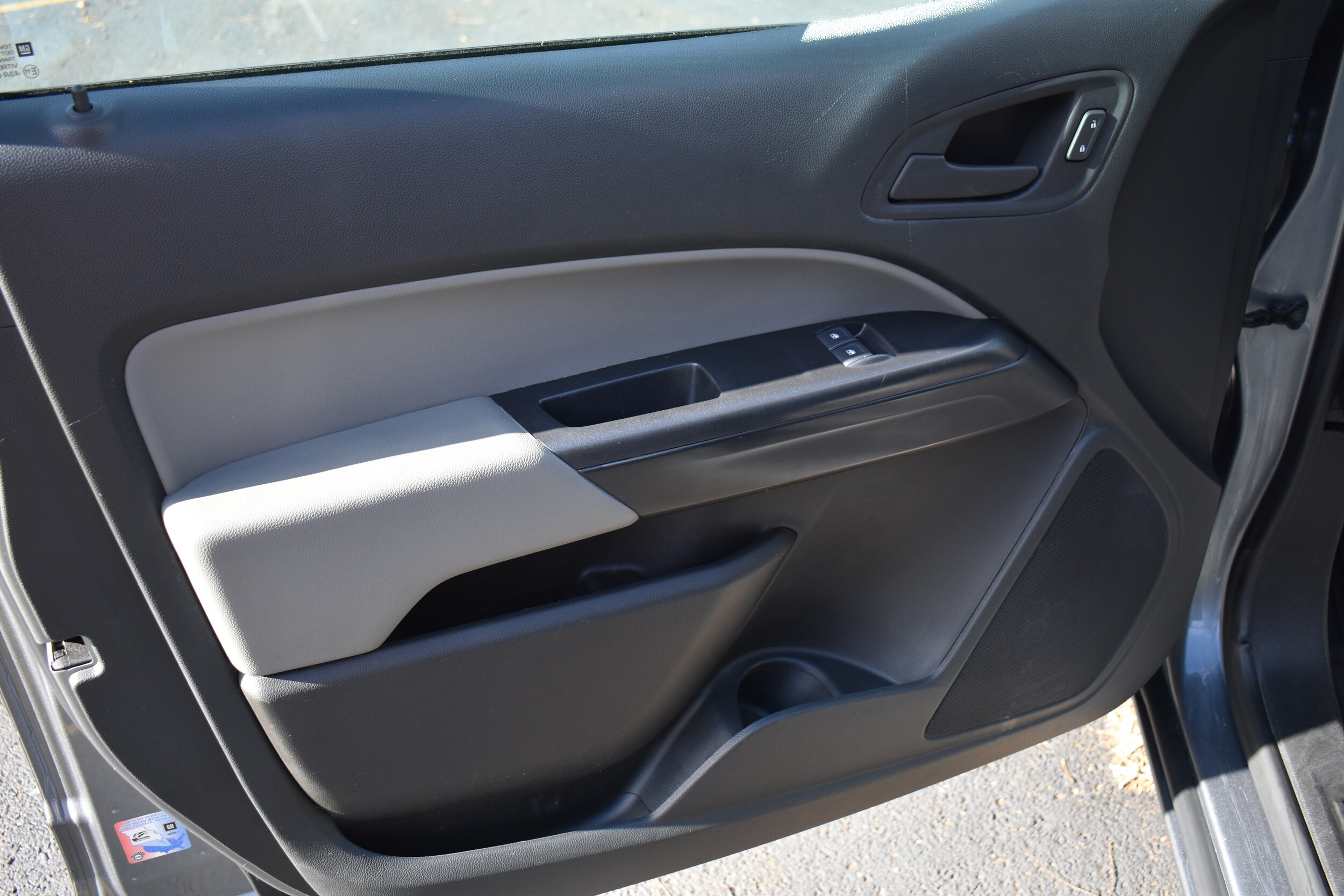 2022 Chevrolet Colorado Work Truck photo 3