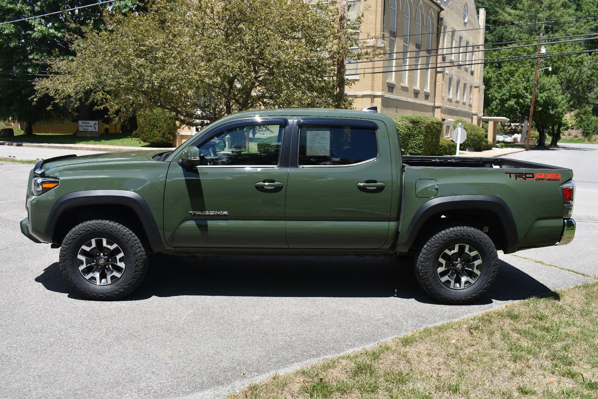 Used 2022 Toyota Tacoma SR with VIN 3TYCZ5AN7NT074888 for sale in Marlinton, WV