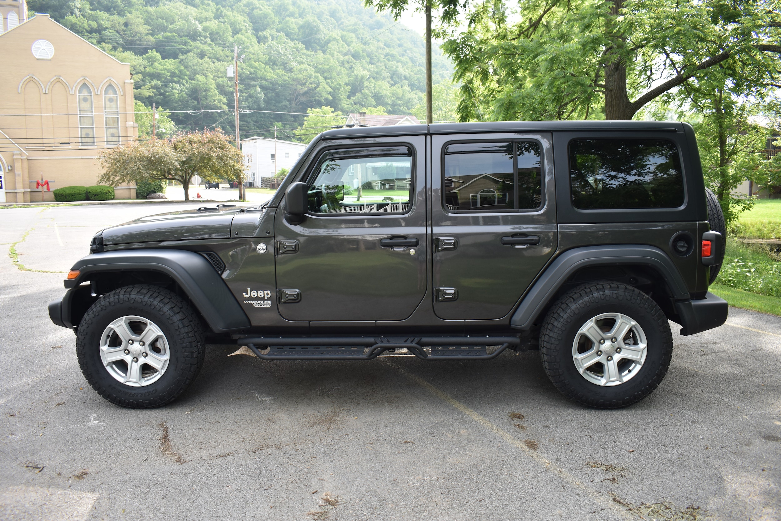 Used 2020 Jeep Wrangler Unlimited Sport S with VIN 1C4HJXDG8LW200643 for sale in Marlinton, WV