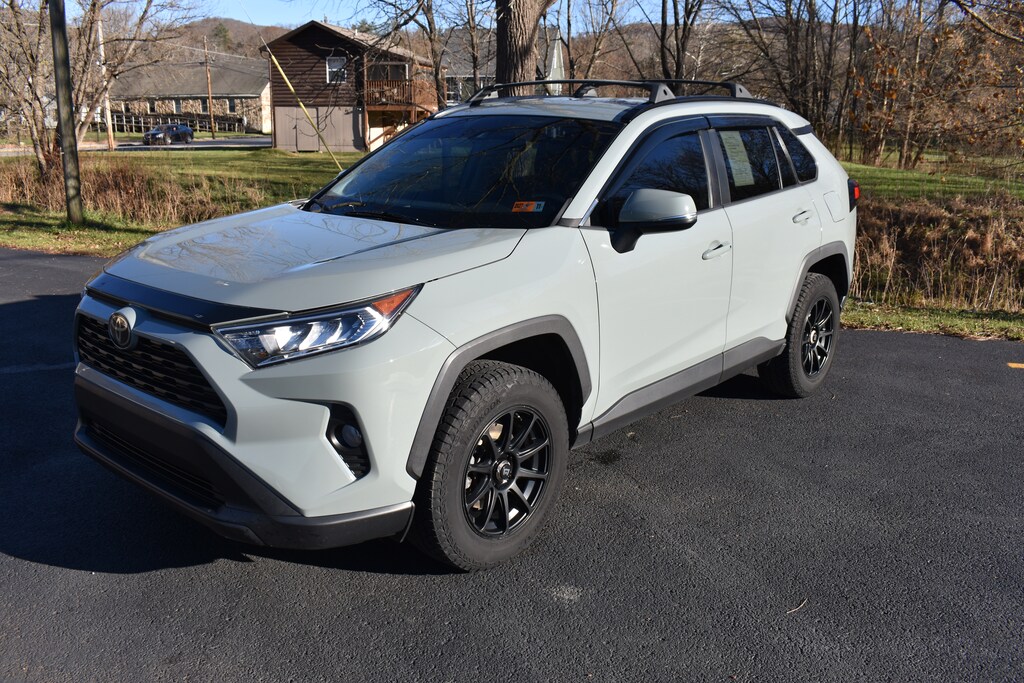 Used 2020 Toyota RAV4 XLE SUV