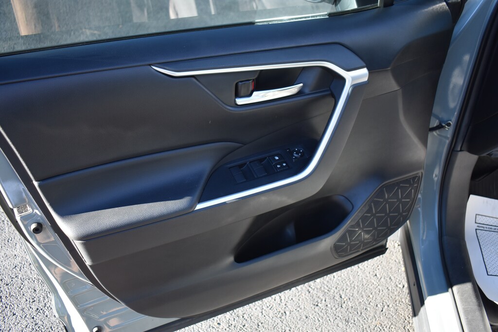 Used 2020 Toyota RAV4 XLE SUV