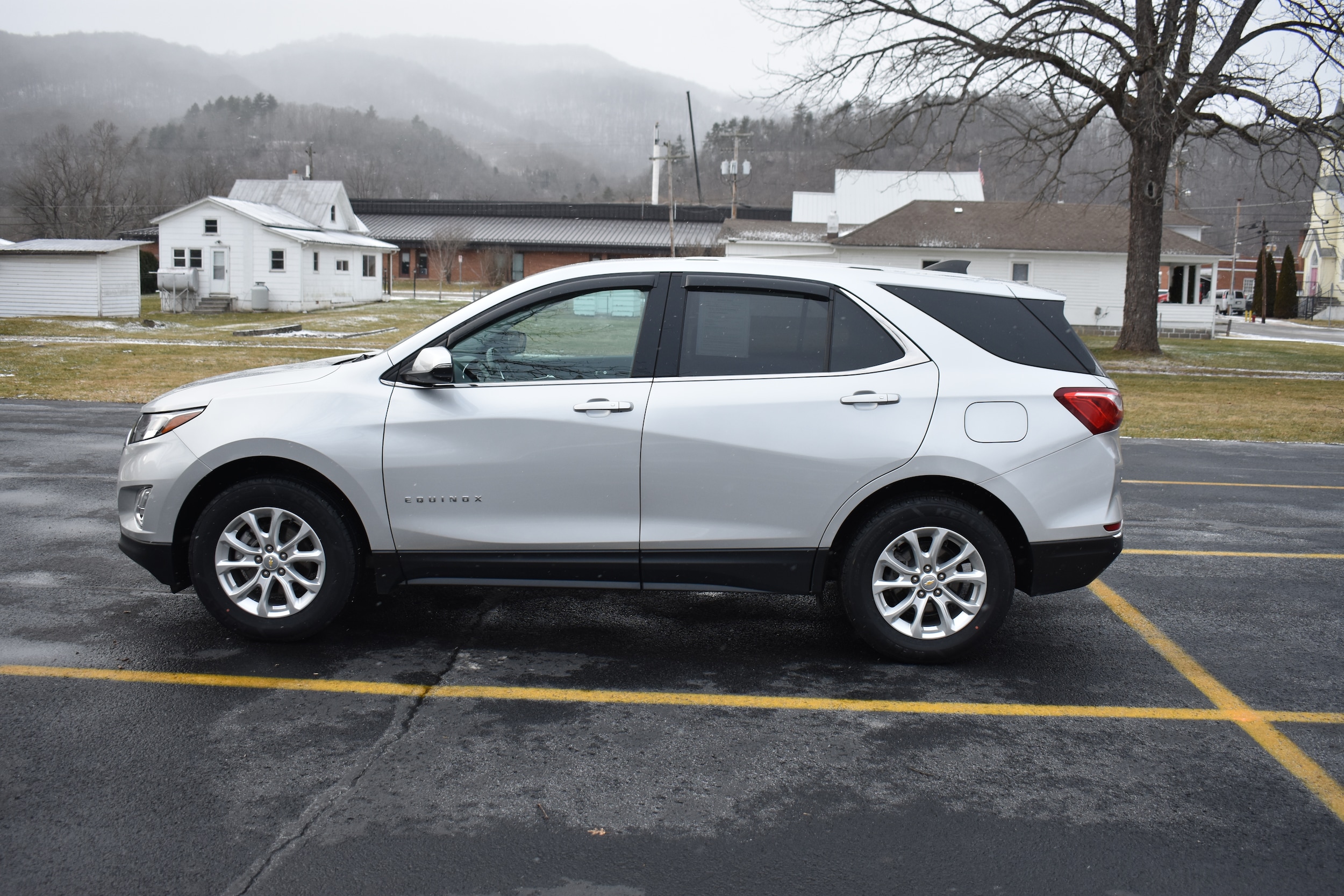 Used 2019 Chevrolet Equinox LT with VIN 2GNAXUEV3K6263077 for sale in Marlinton, WV