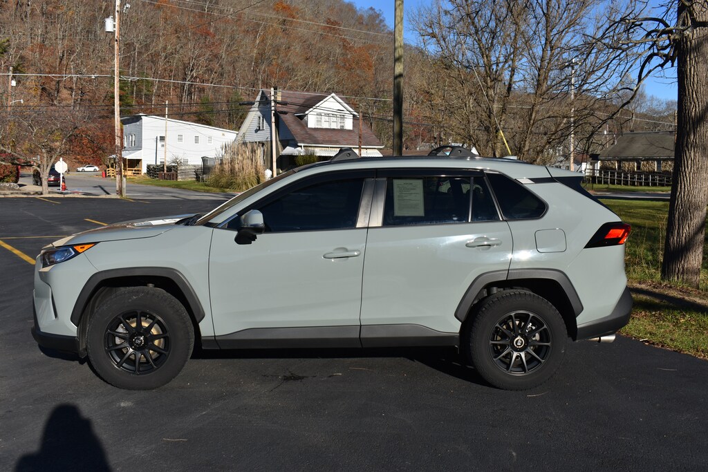 Used 2020 Toyota RAV4 XLE SUV