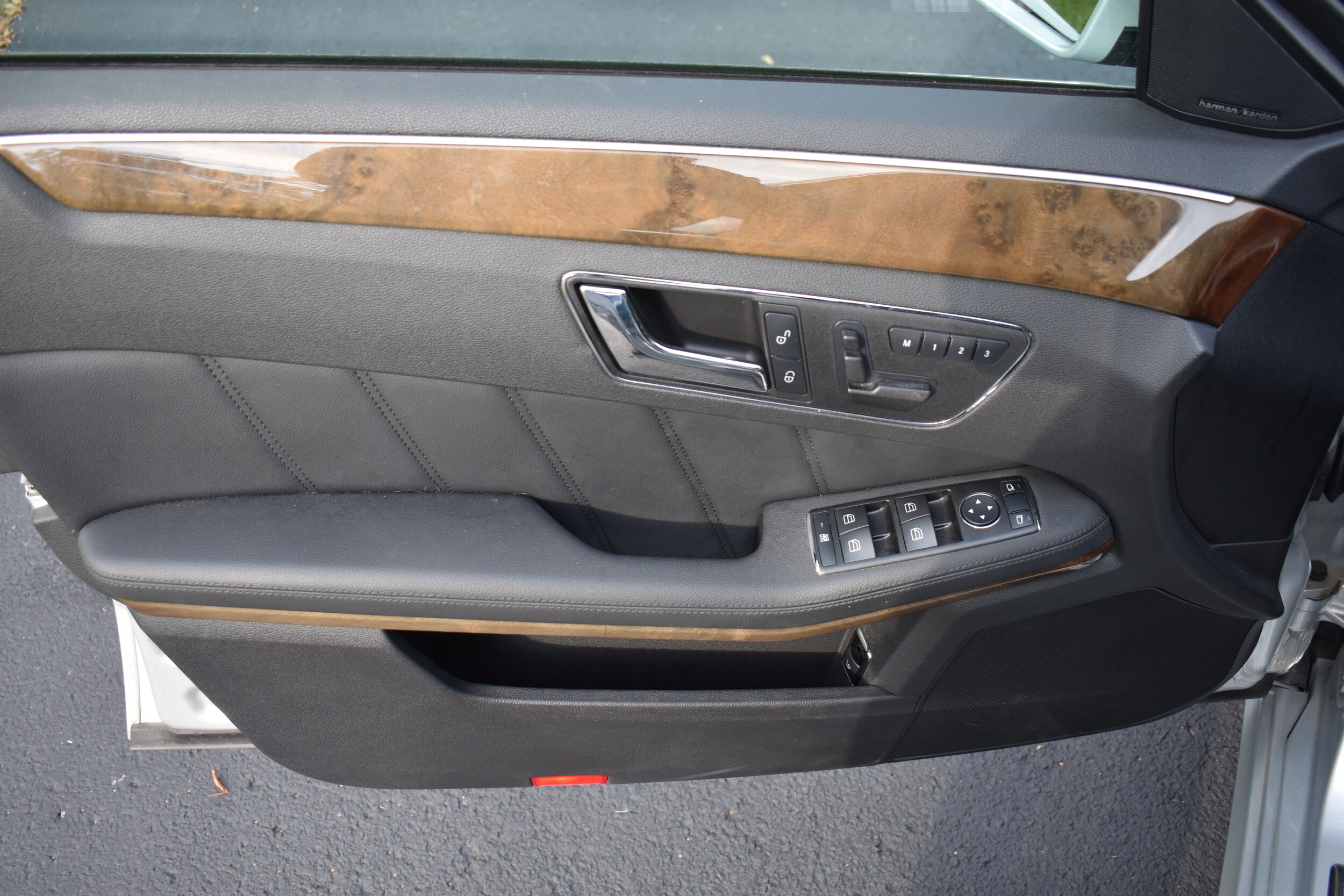 2010 Mercedes Benz E 4MATIC photo 2