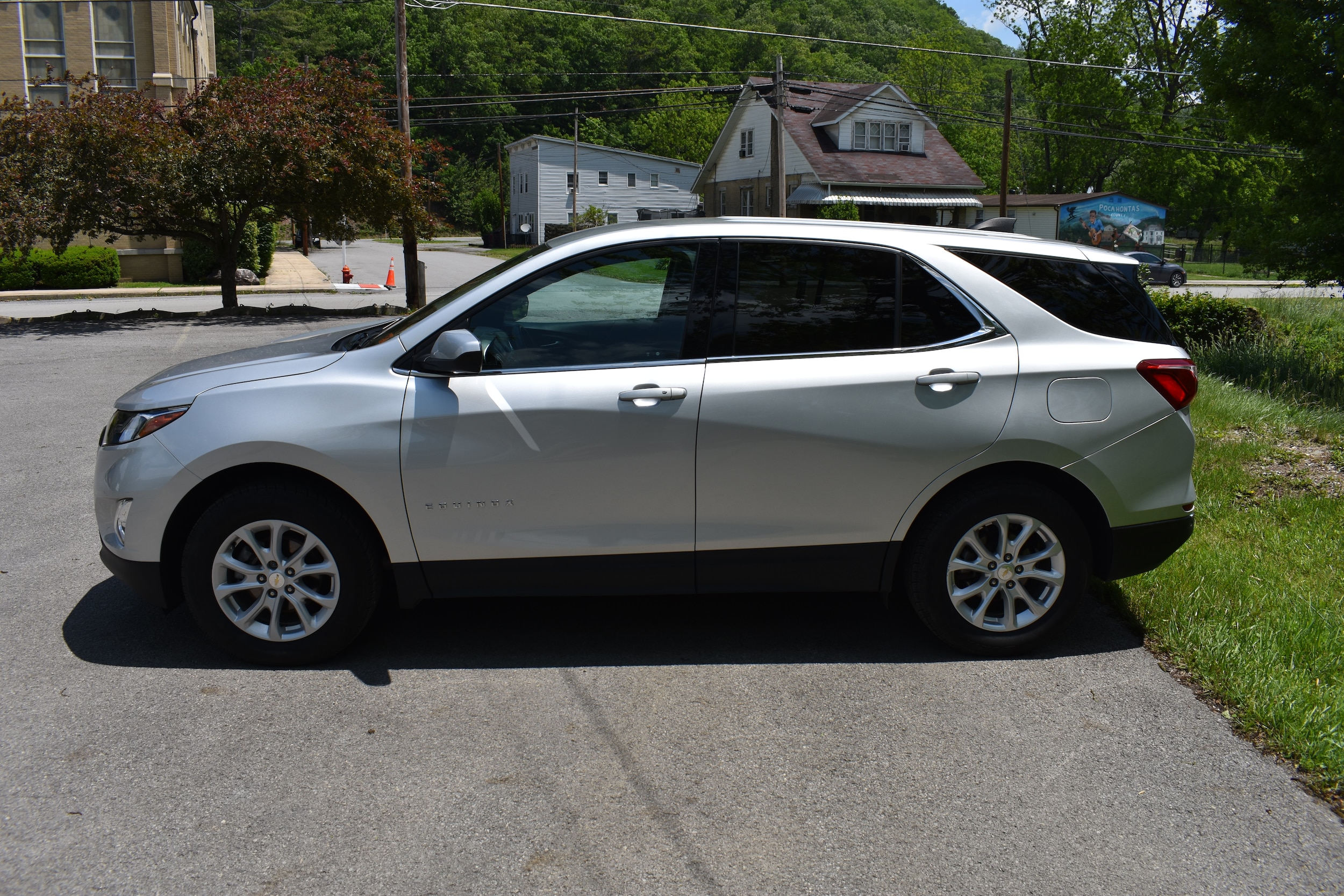 Used 2020 Chevrolet Equinox LT with VIN 3GNAXUEVXLS737643 for sale in Marlinton, WV
