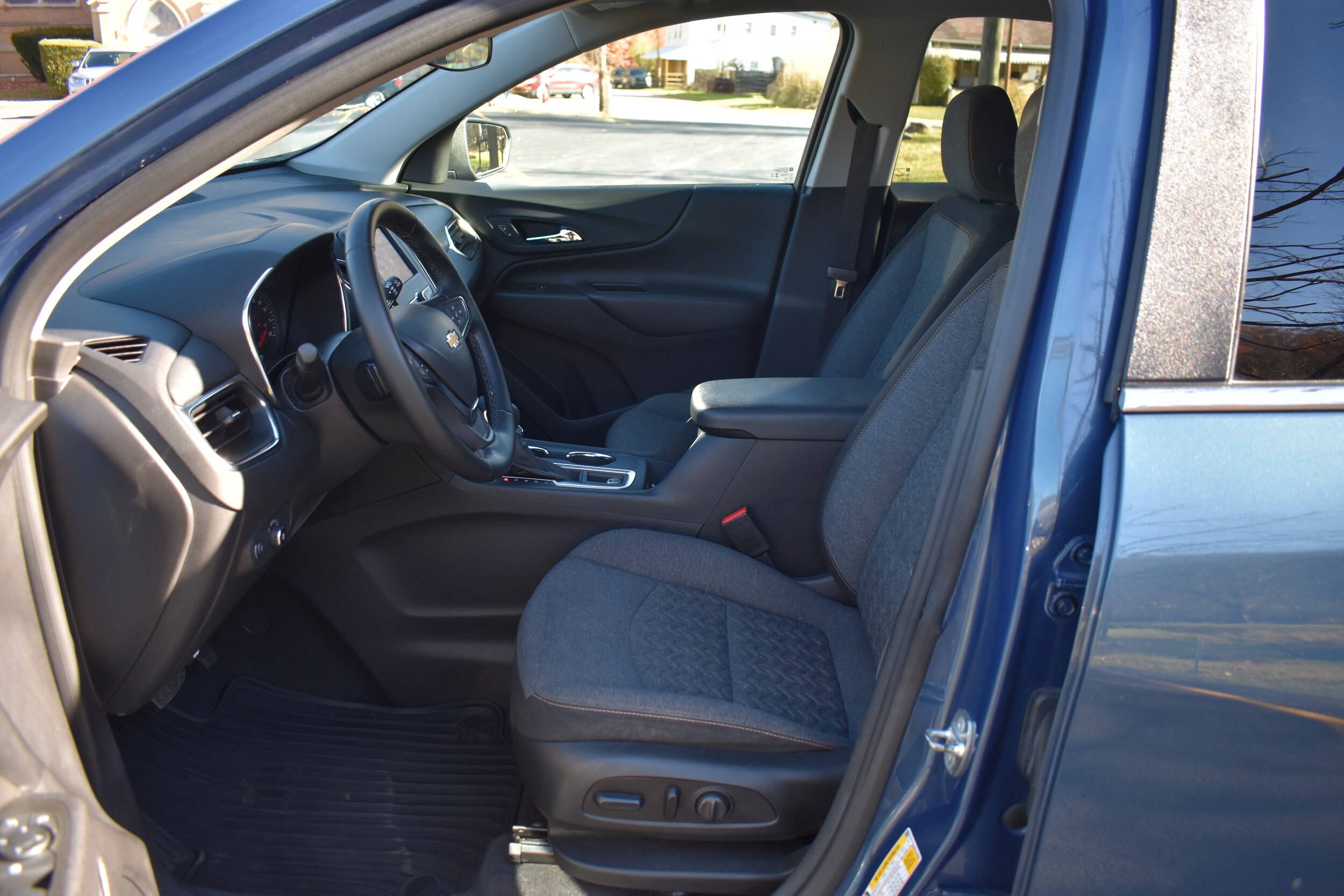 2024 Chevrolet Equinox LT photo 4