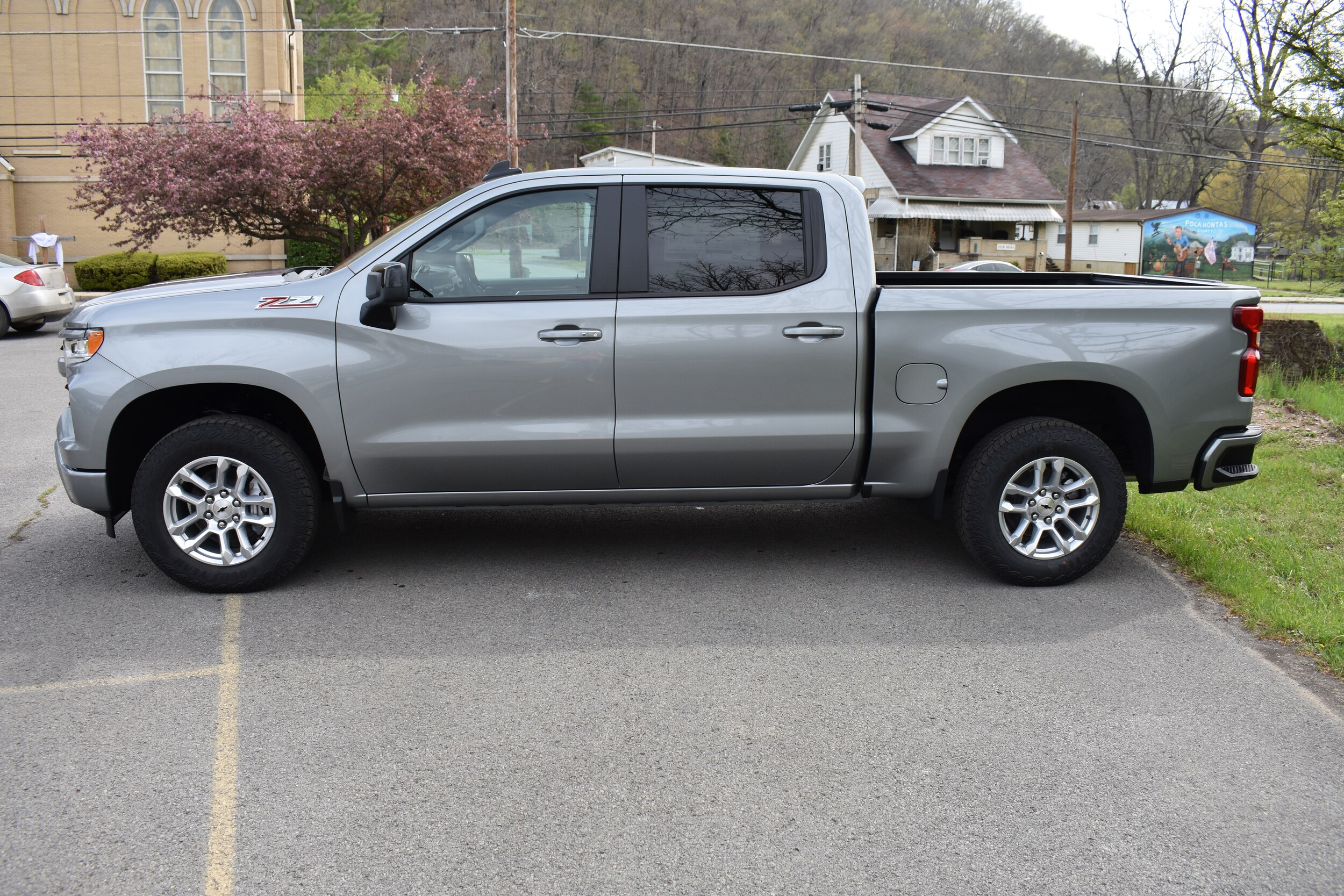 2025 Chevrolet Silverado 1500 RST photo 2