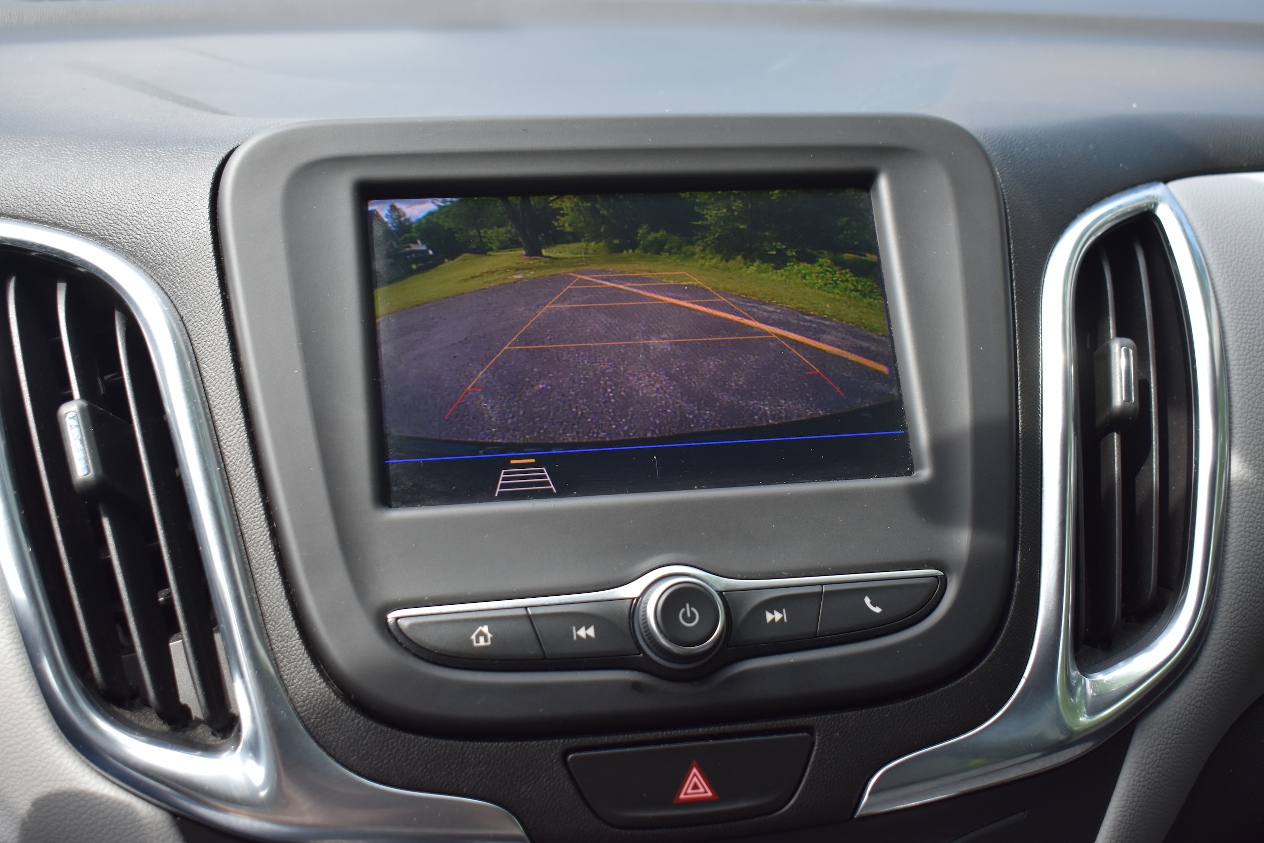 2021 Chevrolet Equinox LS - Photo 10