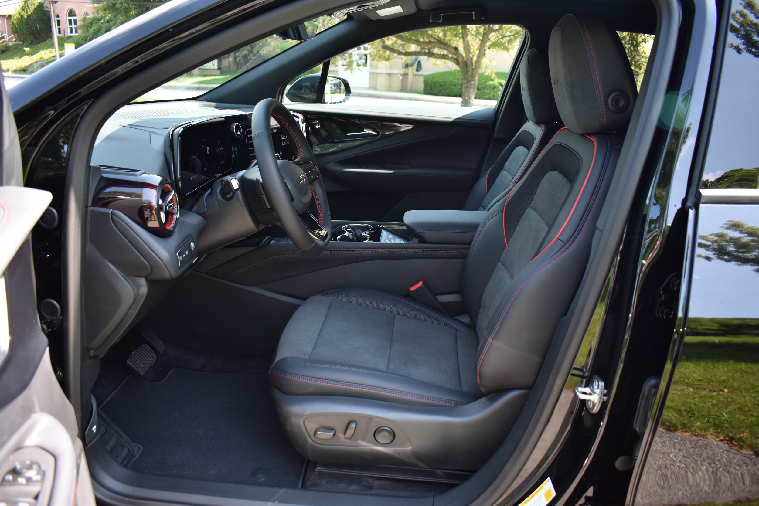 2025 Chevrolet Blazer EV RS photo 3