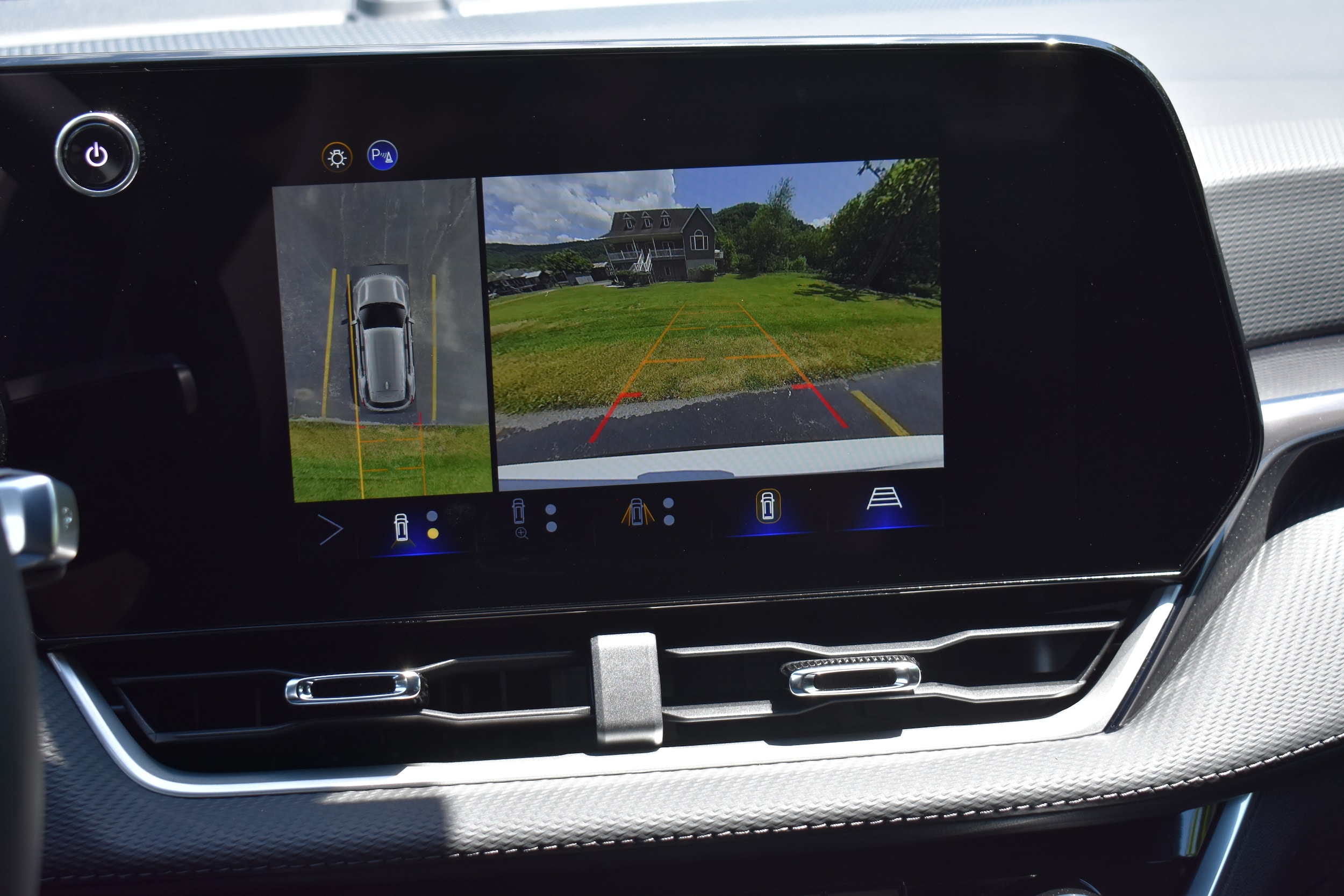 2026 Chevrolet Equinox LT - Photo 10
