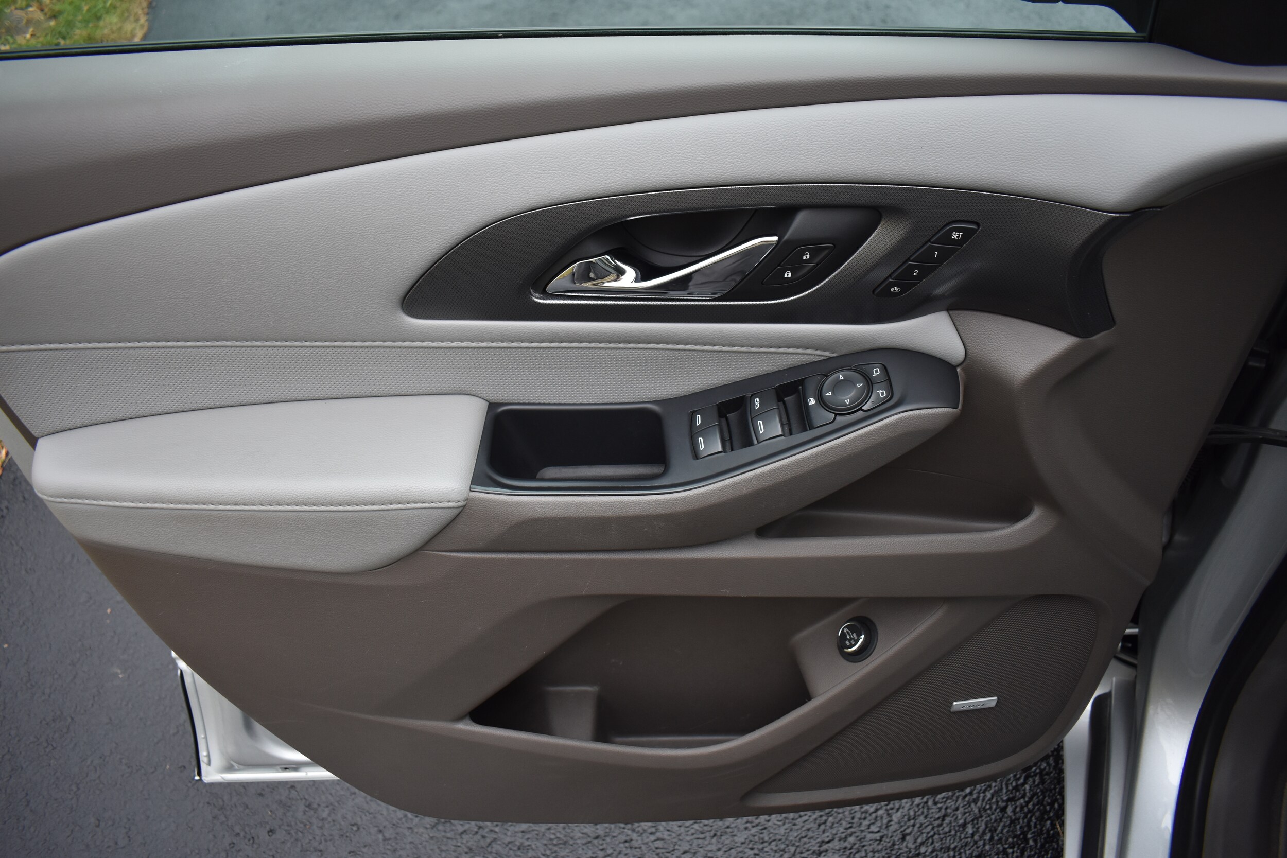 2021 Chevrolet Traverse Premier photo 3