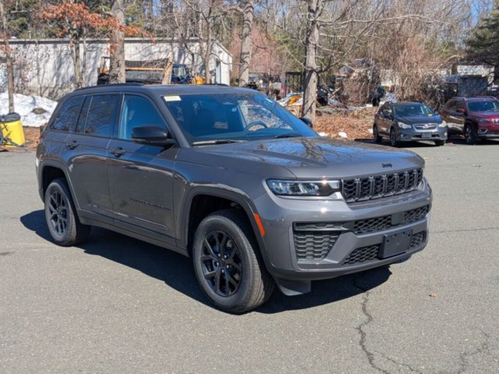 New 2026 Jeep Grand Cherokee Laredo Sport Utility