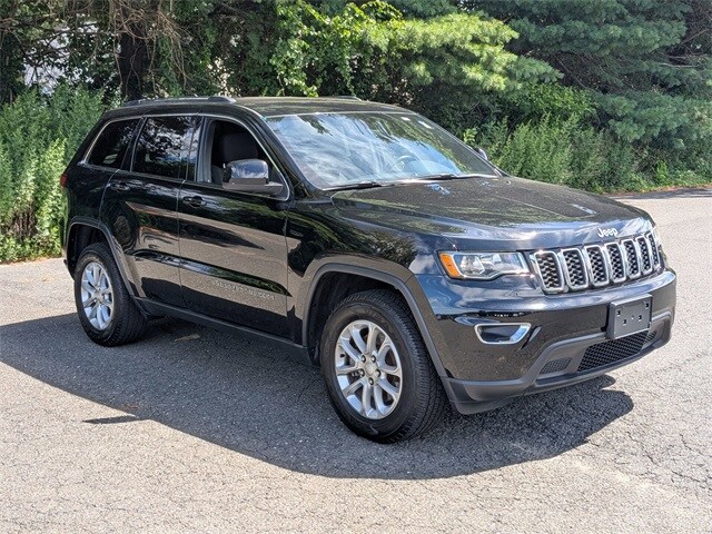 2021 Jeep Grand Cherokee Laredo E photo 3