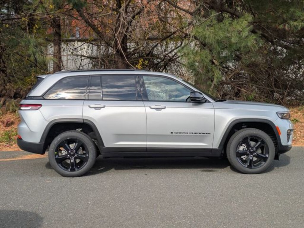 New 2025 Jeep Grand Cherokee Limited Sport Utility