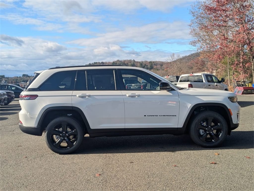 New 2025 Jeep Grand Cherokee Limited Sport Utility