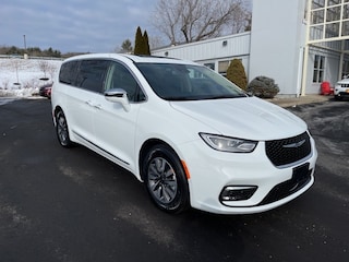 2022 Chrysler Pacifica Hybrid LIMITED Passenger Van For Sale in Simsbury, CT