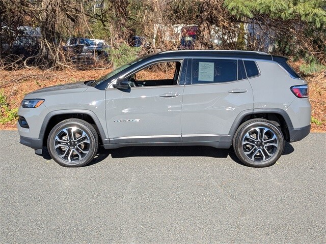 2022 Jeep Compass Limited photo 2