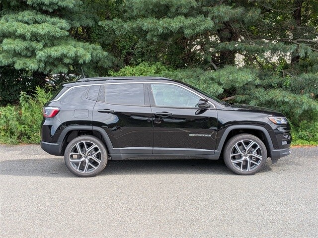 2025 Jeep Compass Limited photo 3