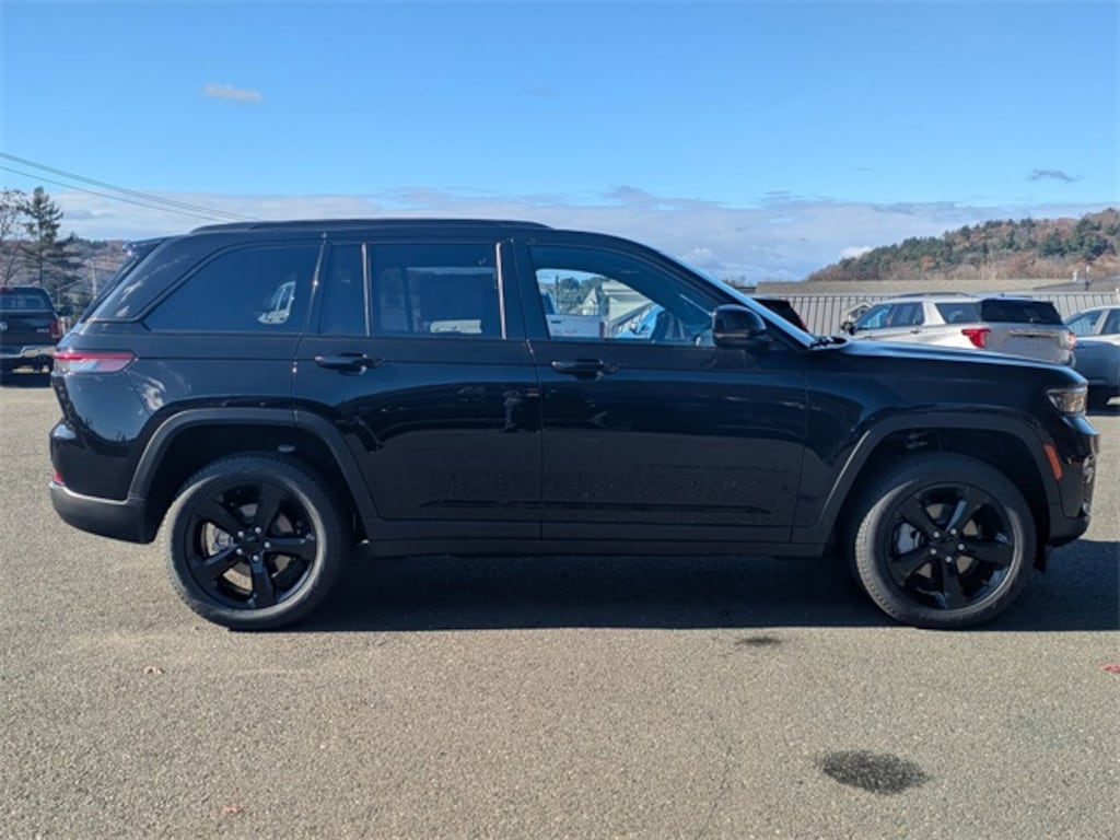 New 2025 Jeep Grand Cherokee Limited Sport Utility