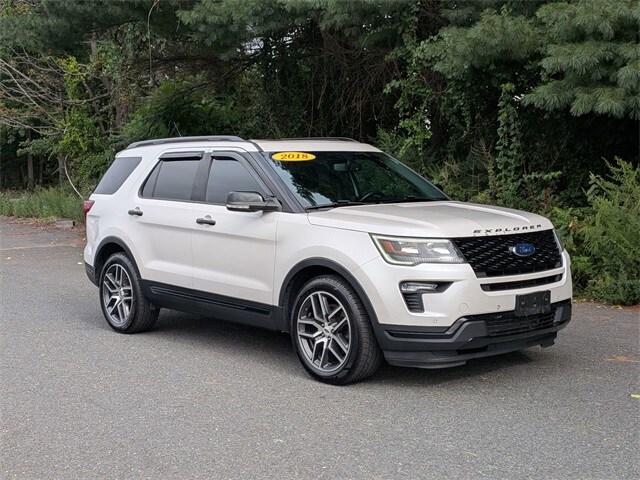 2018 Ford Explorer Sport photo 2