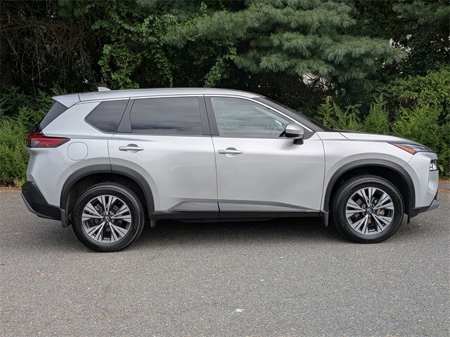 2023 Nissan Rogue SV photo 4