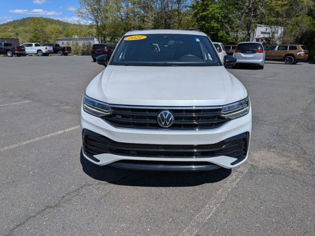 Certified 2022 Volkswagen Tiguan 2.0T SE R-Line Black SUV