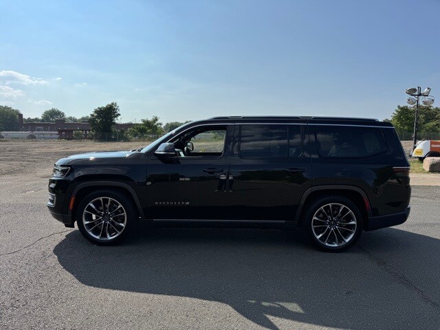 2022 Jeep Wagoneer Series III photo 2