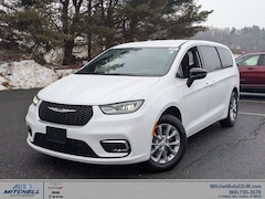 2026 Chrysler Pacifica Select Passenger Van