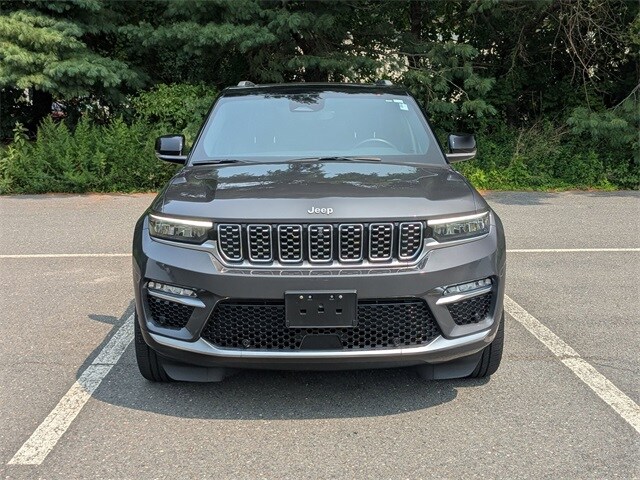 2022 Jeep Grand Cherokee Summit photo 2