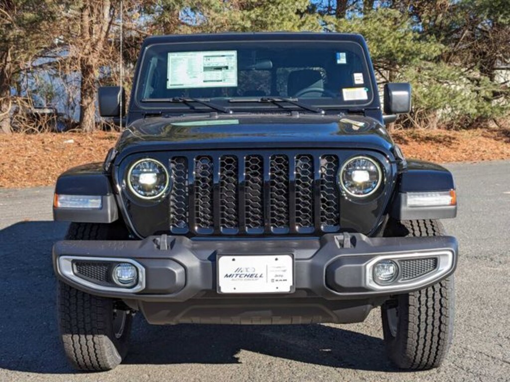 New 2023 Jeep Gladiator Sport Pickup