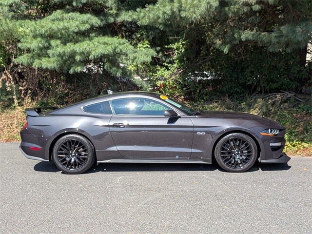 2022 Ford Mustang GT photo 3