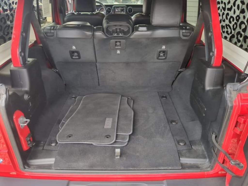 Used 2020 Jeep Wrangler Unlimited Sahara SUV