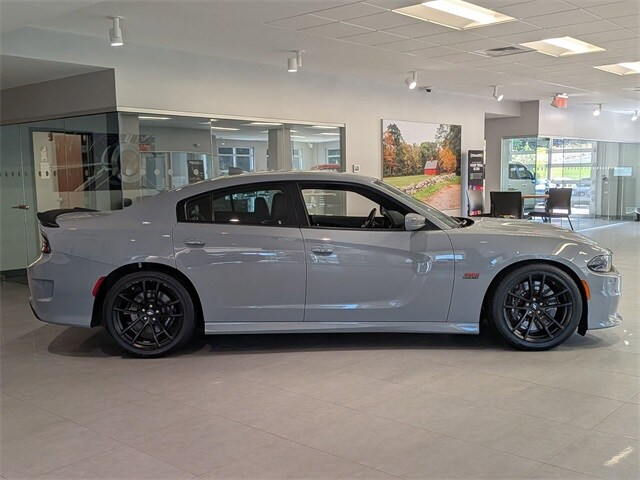 2022 Dodge Charger R/T Scat Pack photo 2