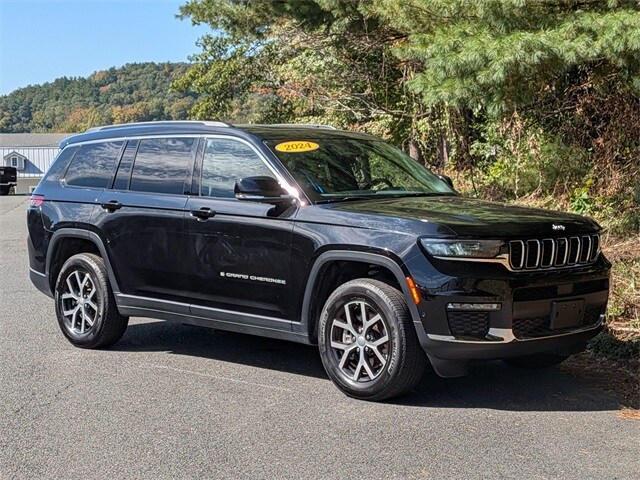 2024 Jeep Grand Cherokee Limited photo 3