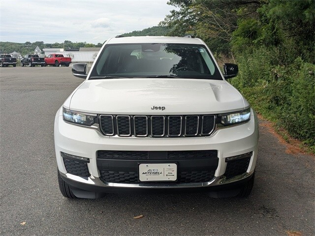 2021 Jeep Grand Cherokee Limited photo 2